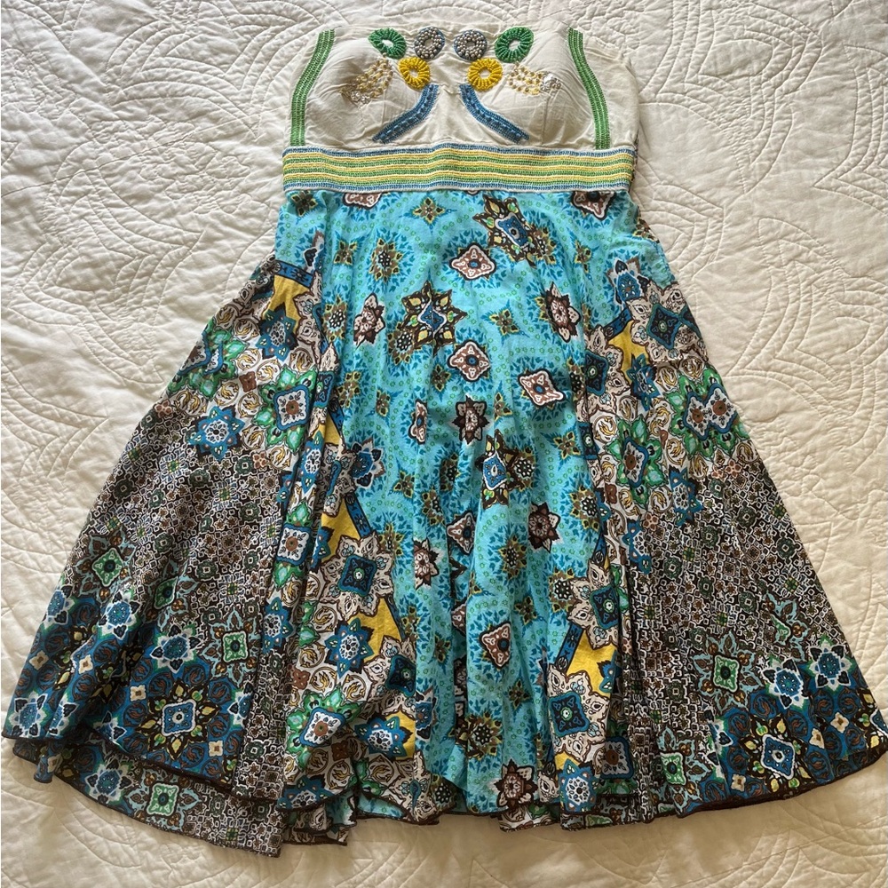 20% OFF 2+ BUNDLES! Fun Strapless Dress! Unbranded. Blue multi. No size